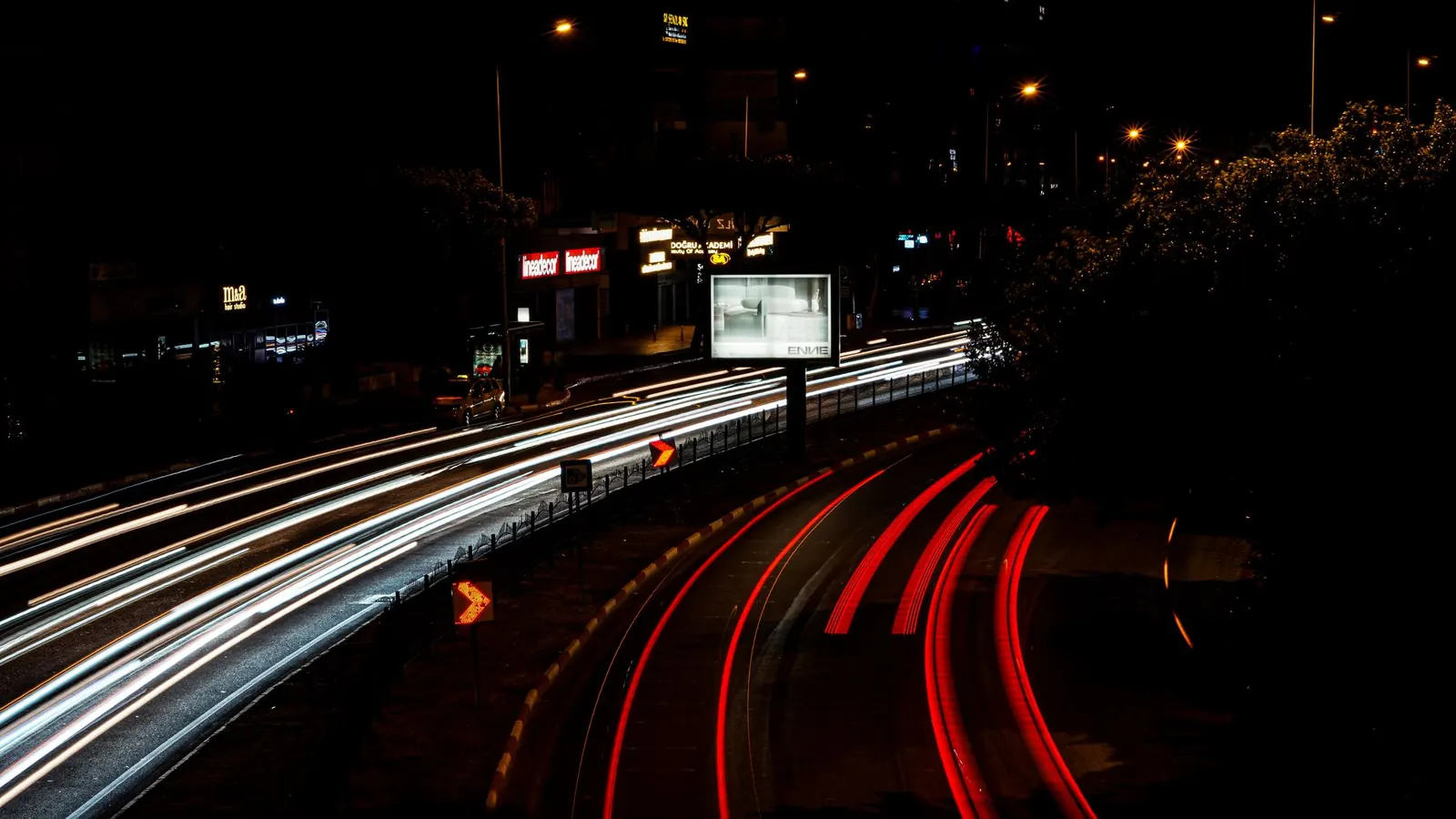 İçerik Yıldızı ile Blog mu Ürün Açıklaması mı Daha Hızlı Trafik Getirir?